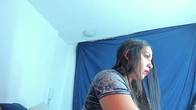 Snapshot of emiily15__ chatting on 01-29-25, 05:56 emiily15 online show from 01-29-25, 05:56