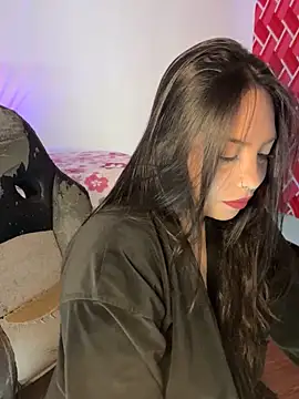 Snapshot of emiily15__ chatting on 09-12-25, 07:14 emiily15 online show from 09-12-25, 07:14