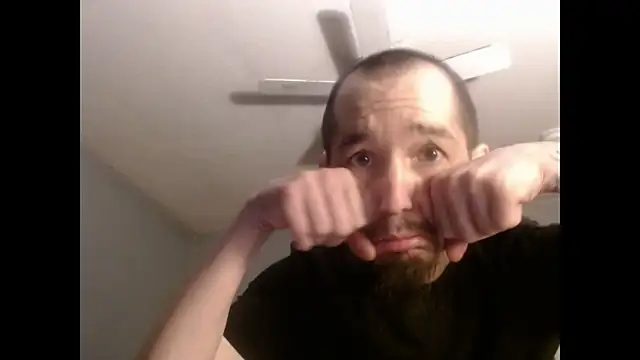 Snapshot of VanceFontaine chatting on 12-18-25, 02:06 VanceFontaine online show from 12-18-25, 02:06