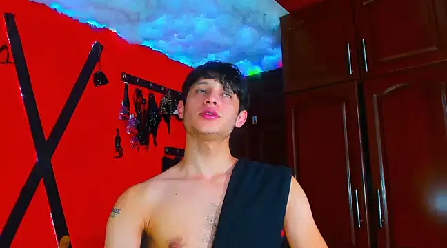 Snapshot of LilOwen_ chatting on 03-10-25, 05:43 LilOwen online show from 03-10-25, 05:43