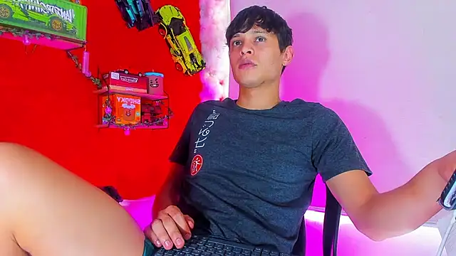 Snapshot of LilOwen_ chatting on 10-02-25, 07:32 LilOwen online show from 10-02-25, 07:32