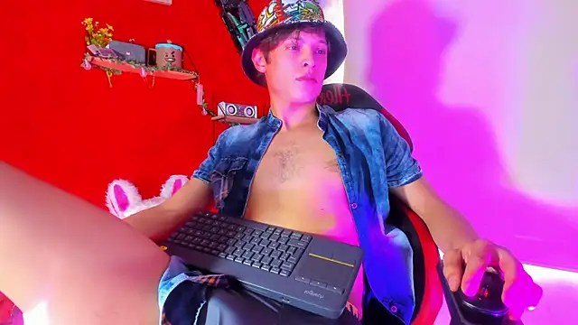 LilOwen  online show from 12-03-25, 07:01