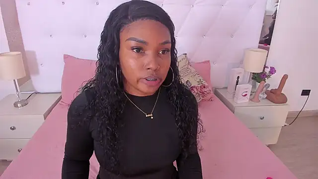 Isla Scott online show from 10-12-25, 11:20