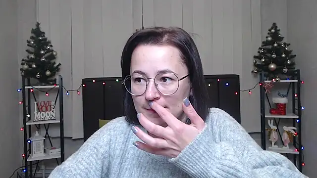 Snapshot of MarieSho chatting on 01-03-25, 01:25 MarieSho online show from 01-03-25, 01:25