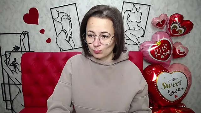 Snapshot of MarieSho chatting on 02-12-25, 06:09 MarieSho online show from 02-12-25, 06:09