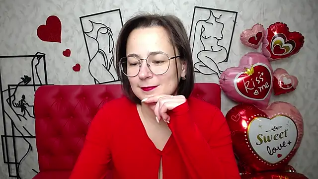 Snapshot of MarieSho chatting on 02-14-25, 01:18 MarieSho online show from 02-14-25, 01:18