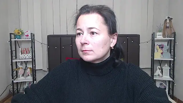 Snapshot of MarieSho chatting on 10-15-25, 06:13 MarieSho online show from 10-15-25, 06:13