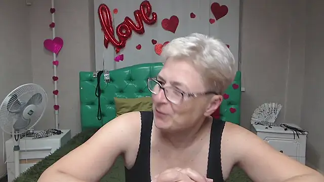 EmiliaGree online show from 09-20-25, 05:03