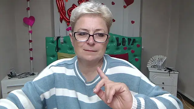 EmiliaGree online show from 09-21-25, 05:14