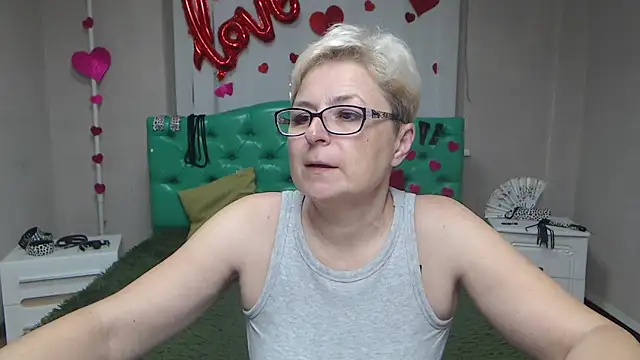 EmiliaGree online show from 10-12-25, 05:06