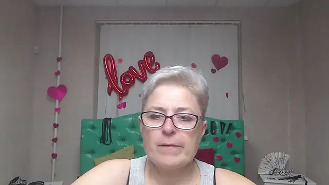 EmiliaGree online show from 10-14-25, 05:03