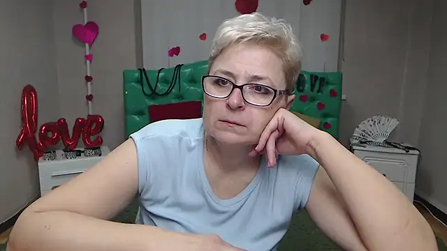 EmiliaGree online show from 11-25-25, 06:08