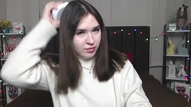 Snapshot of LauraHlot chatting on 02-01-25, 01:02 LauraHlot online show from 02-01-25, 01:02