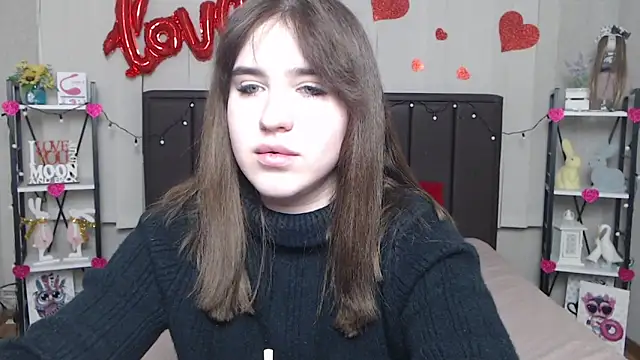 Snapshot of LauraHlot chatting on 02-24-25, 12:30 LauraHlot online show from 02-24-25, 12:30