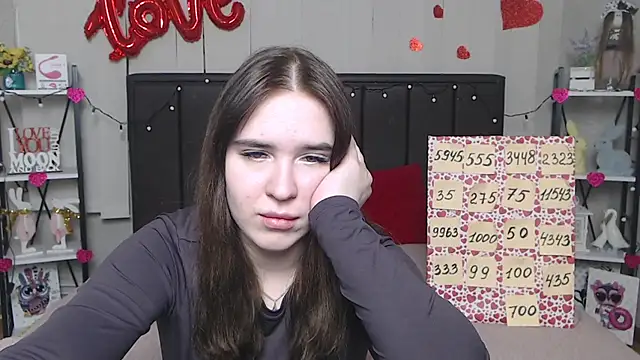 Snapshot of LauraHlot chatting on 03-21-25, 04:18 LauraHlot online show from 03-21-25, 04:18