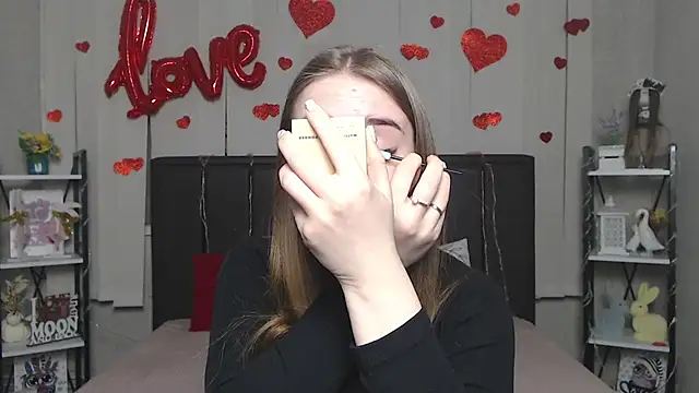 LauraHlot online show from 02-26-26, 06:51