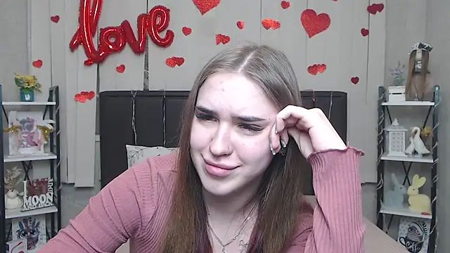 LauraHlot online show from 03-08-26, 02:04