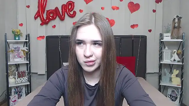 LauraHlot online show from 03-10-26, 06:35