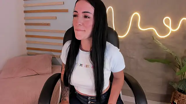 Sofia  rivera online show from 12-19-24, 08:13