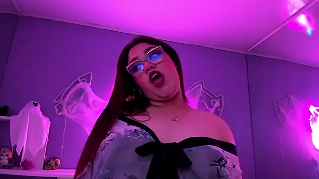 Camiila Osorio online show from 10-24-25, 06:26