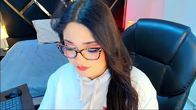 Camiila Osorio online show from 04-17-26, 07:39