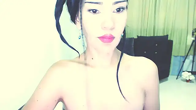 Snapshot of Stephanie520 chatting on 02-14-25, 11:53 Stephanie520 online show from 02-14-25, 11:53