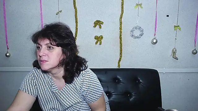 LuciaMii online show from 01-12-25, 09:08