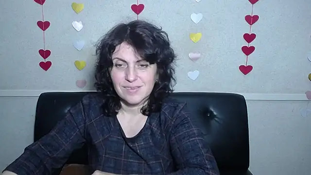 LuciaMii online show from 02-05-25, 09:04