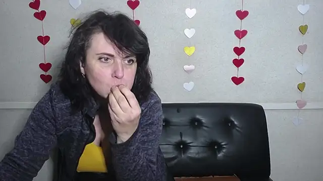 LuciaMii online show from 02-09-25, 09:16