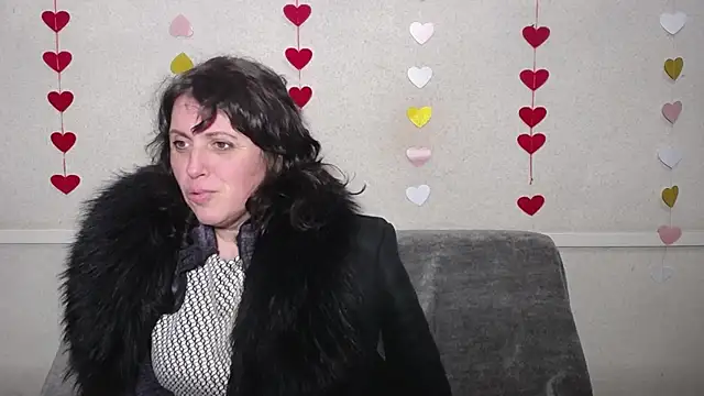 LuciaMii online show from 02-18-25, 12:26