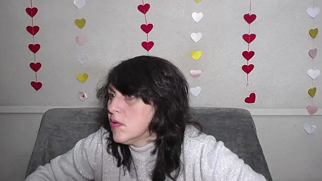 LuciaMii online show from 02-25-25, 05:58