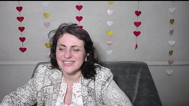 LuciaMii online show from 03-04-25, 12:39