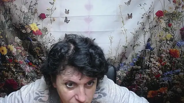 LuciaMii online show from 09-12-25, 05:07