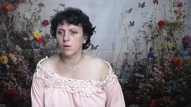 LuciaMii online show from 09-19-25, 05:13