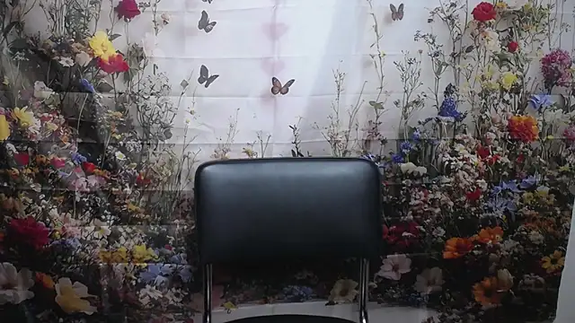 LuciaMii online show from 09-27-25, 05:01