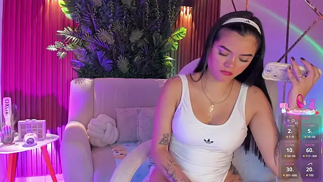 Snapshot of foxxxmegan chatting on 11-19-25, 06:08 foxxxmegan online show from 11-19-25, 06:08