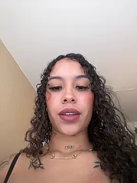 MarieLeon online show from 05-16-26, 08:07