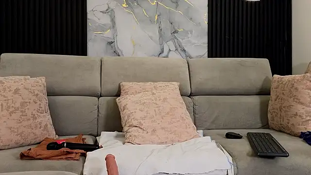 anellejones online show from 03-11-26, 07:42