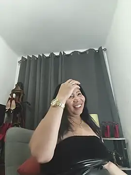 Snapshot of LeizaMagnus chatting on 07-17-26, 10:03 LeizaMagnus online show from 07-17-26, 10:03