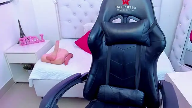 Snapshot of silvana__miller chatting on 01-11-25, 10:07 silvana miller online show from 01-11-25, 10:07