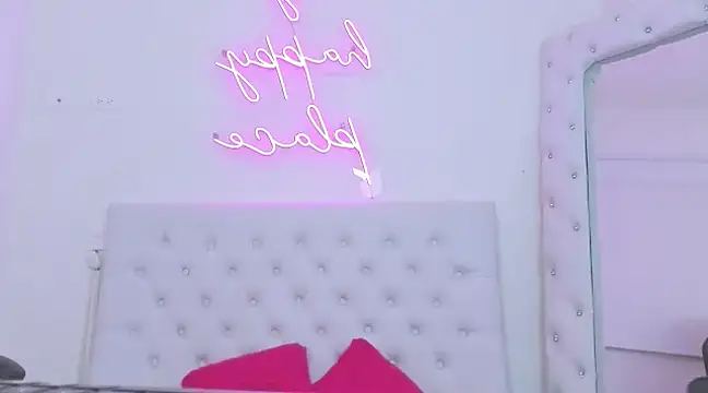 Snapshot of silvana__miller chatting on 01-20-25, 10:15 silvana miller online show from 01-20-25, 10:15