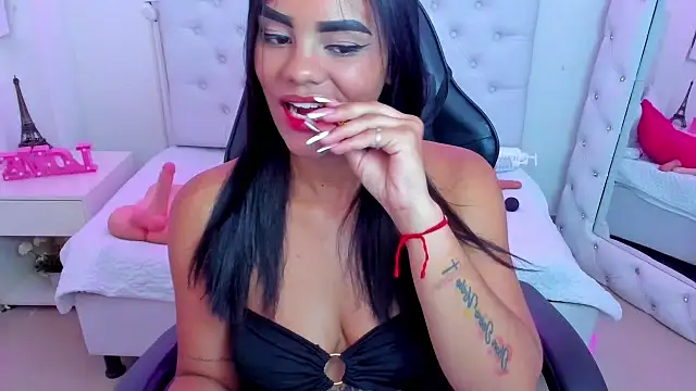 Snapshot of silvana__miller chatting on 01-31-25, 07:08 silvana miller online show from 01-31-25, 07:08