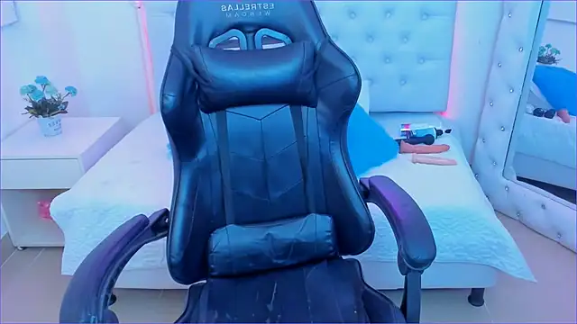 Snapshot of silvana__miller chatting on 03-05-25, 07:38 silvana miller online show from 03-05-25, 07:38