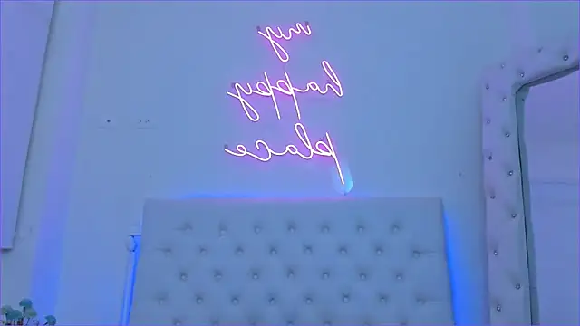 Snapshot of silvana__miller chatting on 03-15-25, 01:30 silvana miller online show from 03-15-25, 01:30