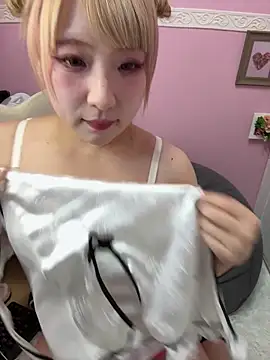 Snapshot of alice__1111 chatting on 02-15-25, 02:22 alice 1111 online show from 02-15-25, 02:22