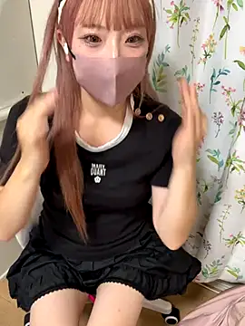 Snapshot of alice__1111 chatting on 09-28-25, 12:43 alice 1111 online show from 09-28-25, 12:43