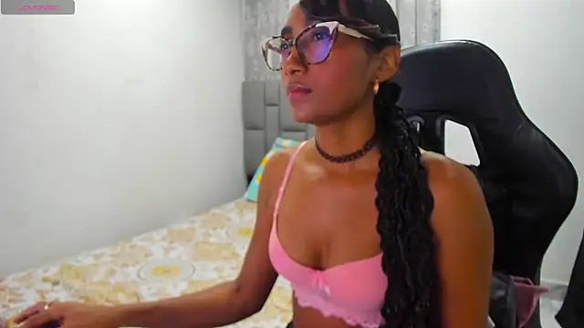 Snapshot of MurphyAngelina chatting on 06-12-26, 03:05 MurphyAngelina online show from 06-12-26, 03:05
