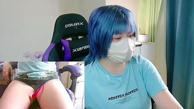 Snapshot of hazuki_8008 chatting on 10-15-25, 03:39 hazuki 8008 online show from 10-15-25, 03:39