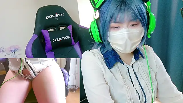 Snapshot of hazuki_8008 chatting on 10-20-25, 04:57 hazuki 8008 online show from 10-20-25, 04:57