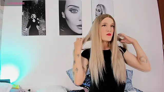 Snapshot of JESSI_NAOMI chatting on 01-04-25, 04:01 JESSI NAOMI online show from 01-04-25, 04:01